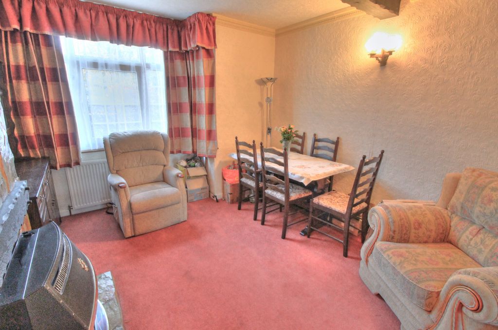 Property photo 3 of 19 Dining Room