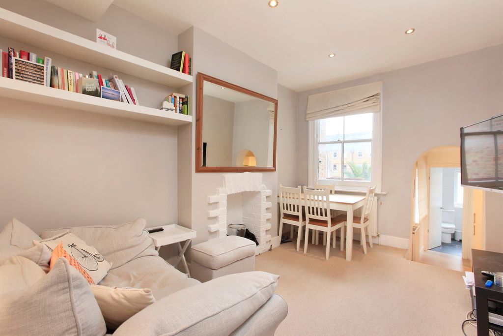 Property photo 2 of 10