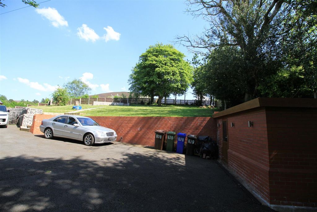 Huddersfield Road, Carrbrook, Stalybridge SK15, 4 bed detached house ...