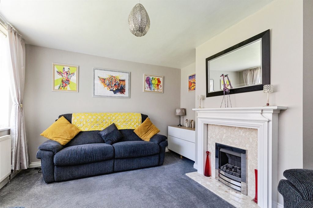 Property photo 2 of 17