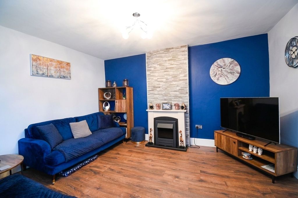 Property photo 3 of 16