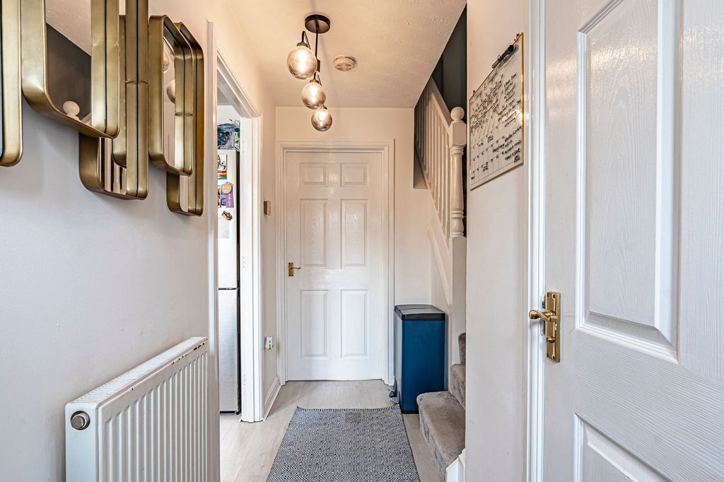 Property photo 3 of 25