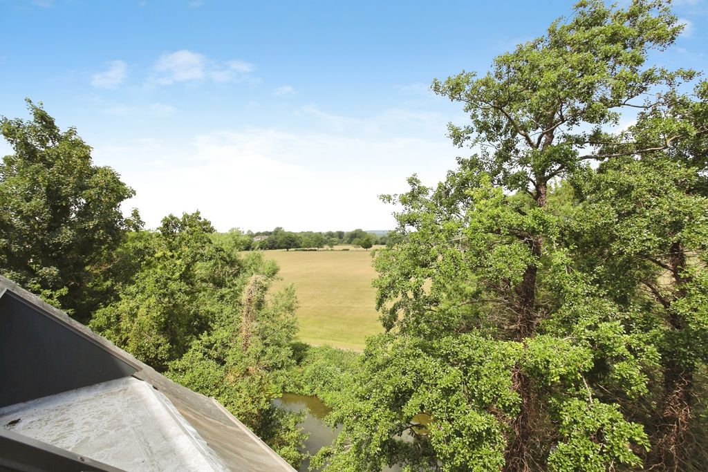 Property photo 3 of 19 Pbox-Img.Jpg