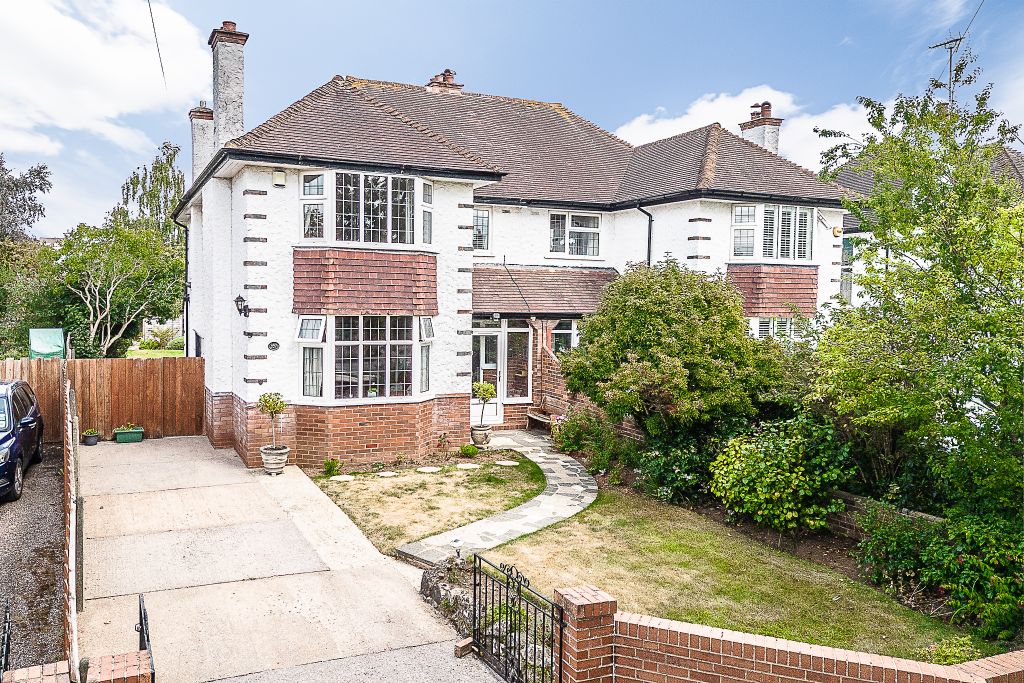 Property photo 1 of 17