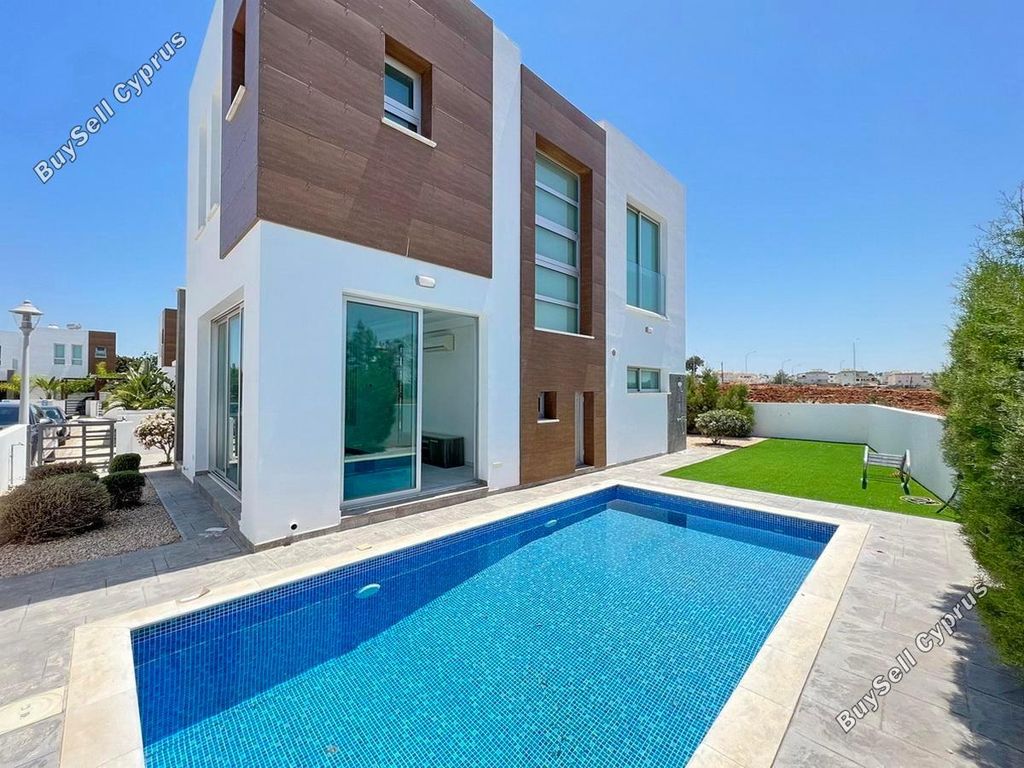 Property photo 1 of 21