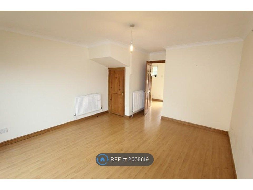 Property photo 2 of 14 Lounge