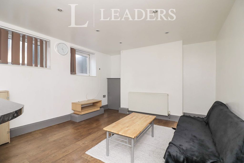 Property photo 1 of 10 Adabad18-De20-Ec11-B