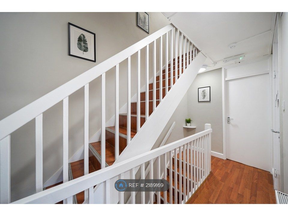 Property photo 3 of 20 Stairs