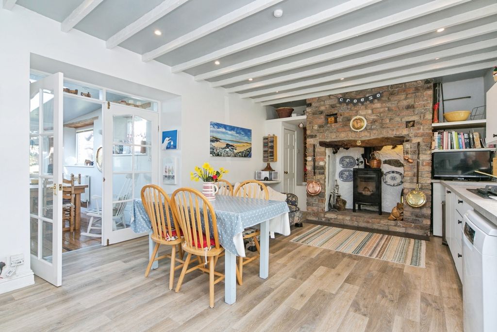 Property photo 2 of 32 Pbox-Img.Jpg