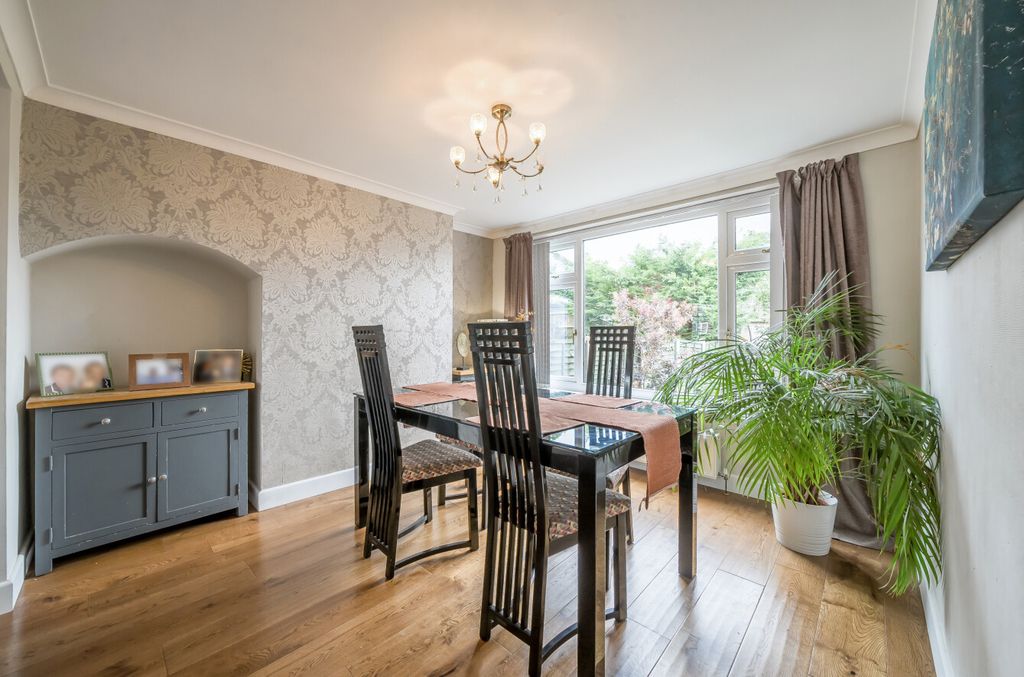 Property photo 3 of 21 1345572-9-68B0602...