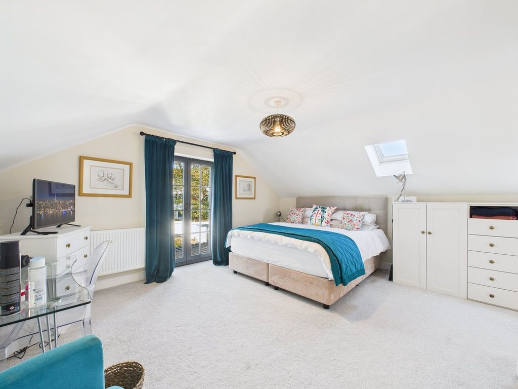 Property photo 3 of 36