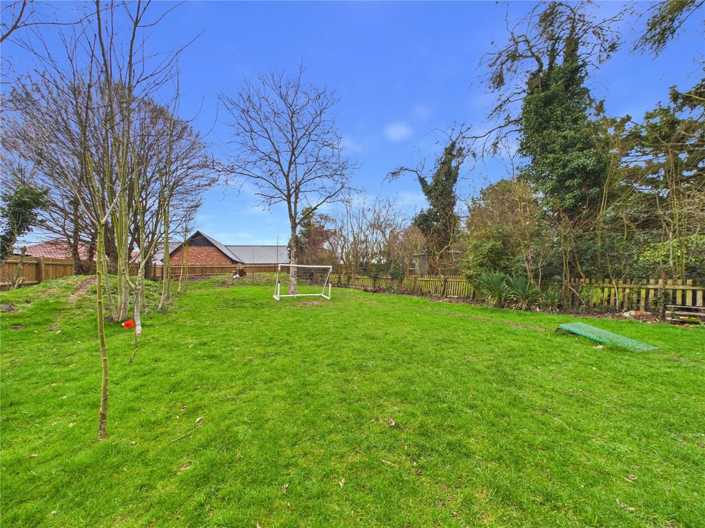 Property photo 3 of 26 Picture No. 25