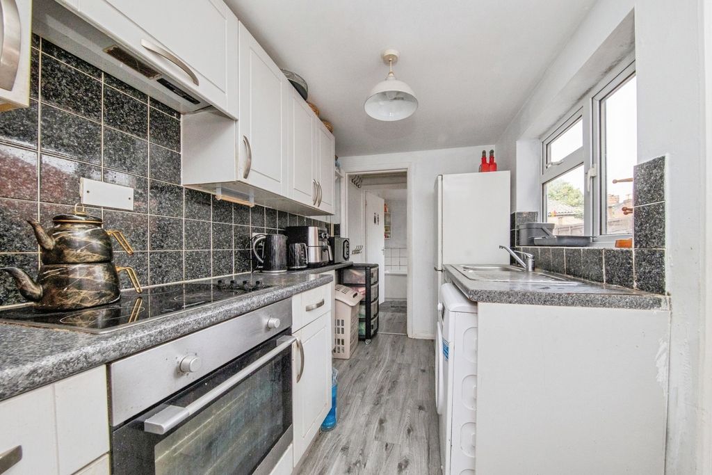 Property photo 2 of 9 Photo