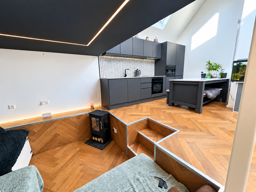 Property photo 3 of 14 1