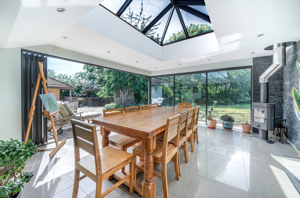 Property photo 2 of 16 Orangery