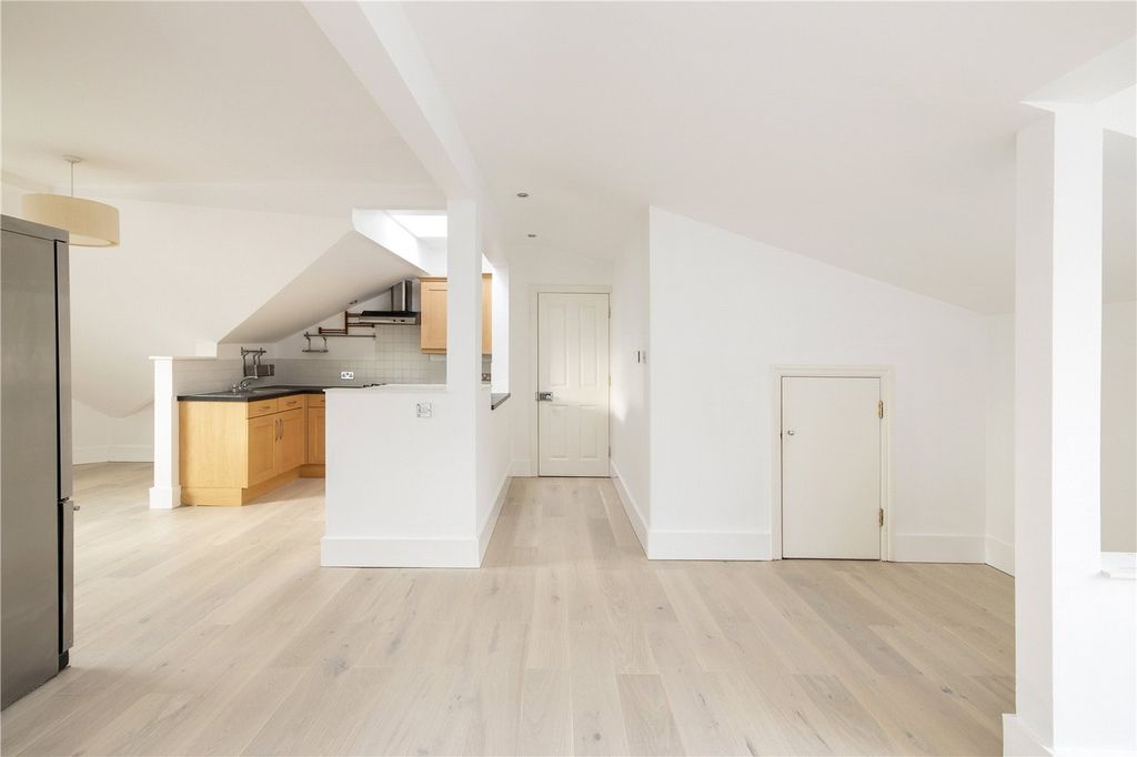 Property photo 2 of 15 Reception/Kitchen