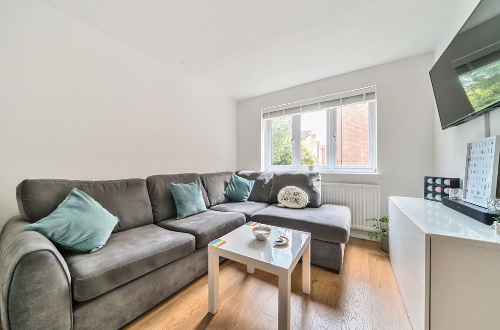 Property photo 2 of 13 1327000-8-6878d2B...