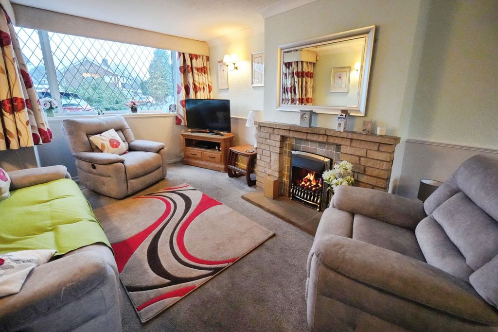 Property photo 2 of 19 Lounge/Dining Room