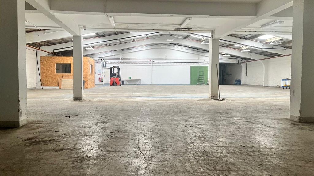 Property photo 3 of 13 Ff926c03-779A-4Df9-9712-900888Be2A80.Jpg