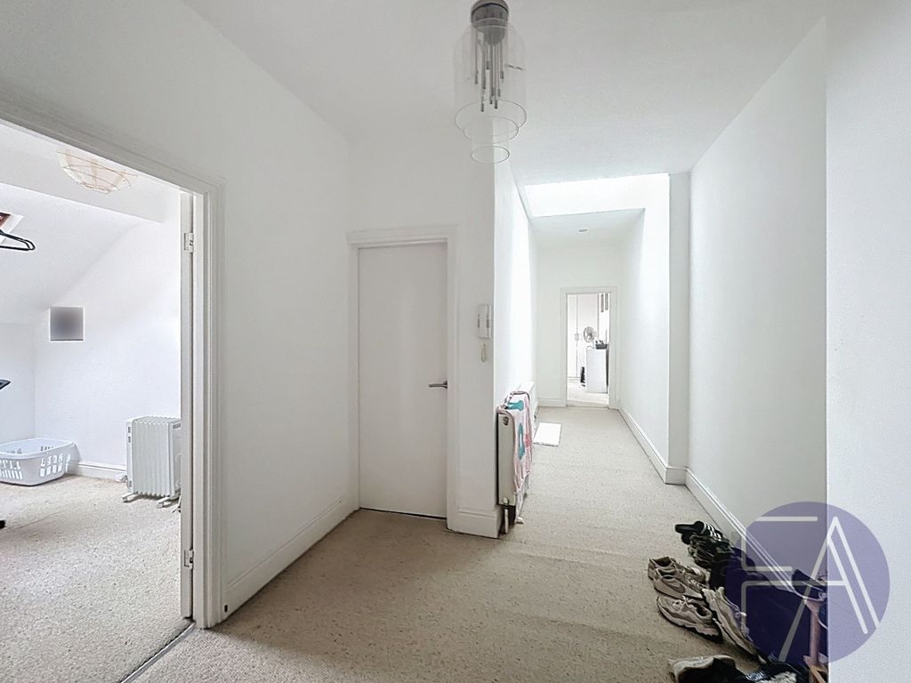 Property photo 2 of 19 4435571