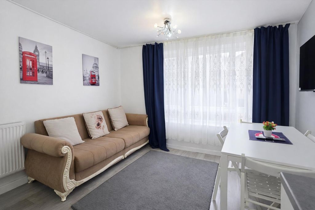 Property photo 3 of 9 2.Jpg