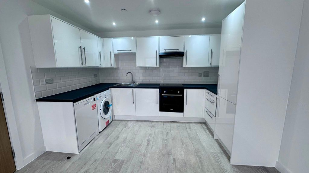 Property photo 2 of 11 Kitchen