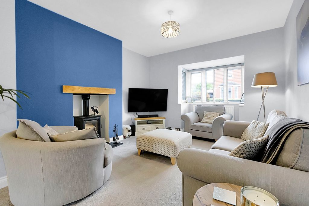 Property photo 2 of 23 4249473