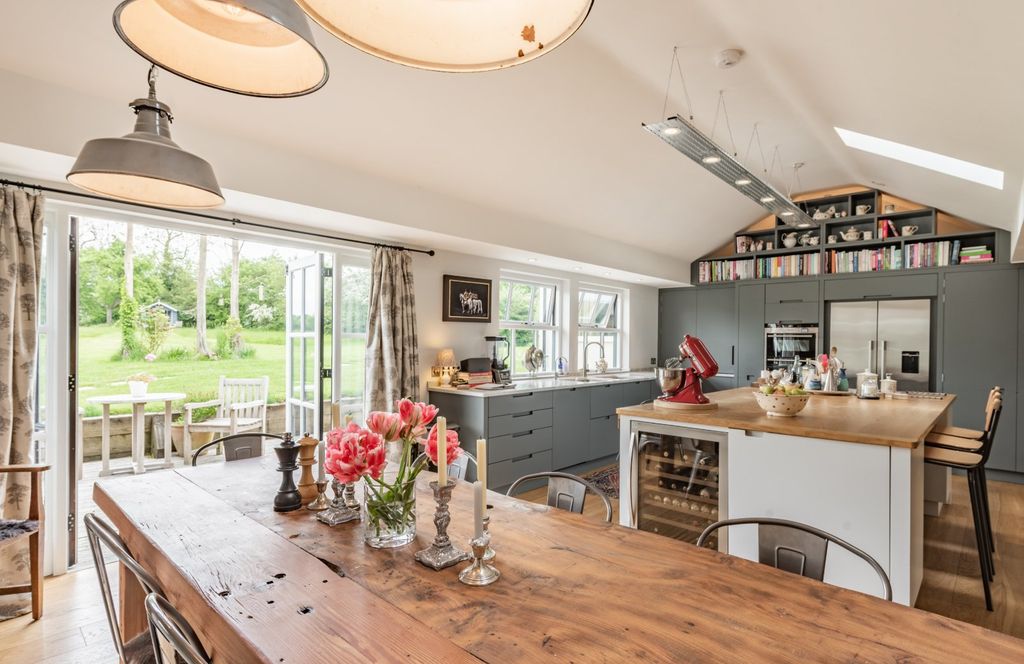 Property photo 3 of 15 Picture No. 24