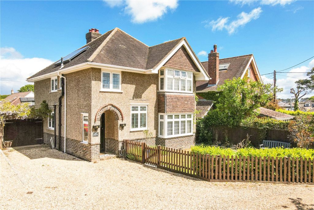 Property photo 2 of 33 Picture No. 48