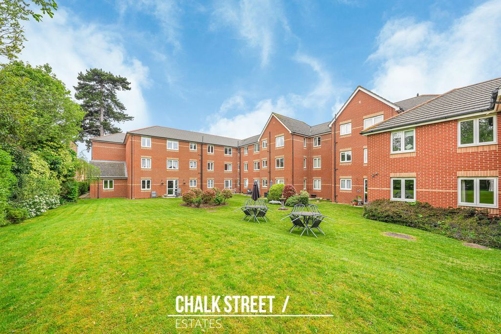 Property photo 1 of 24