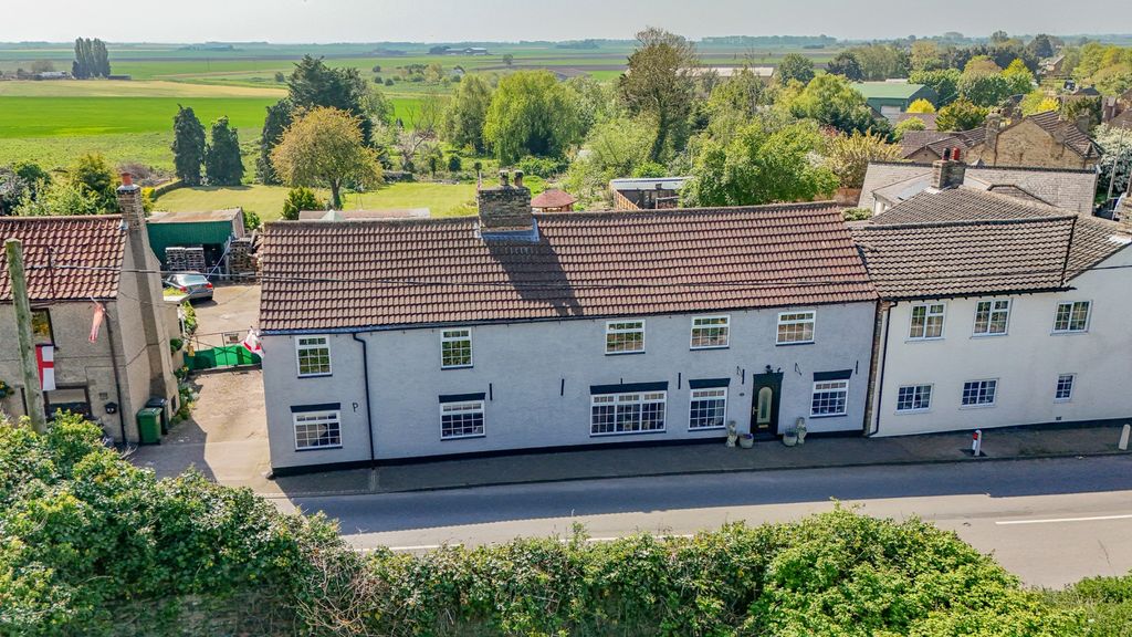Property photo 1 of 44 5069324
