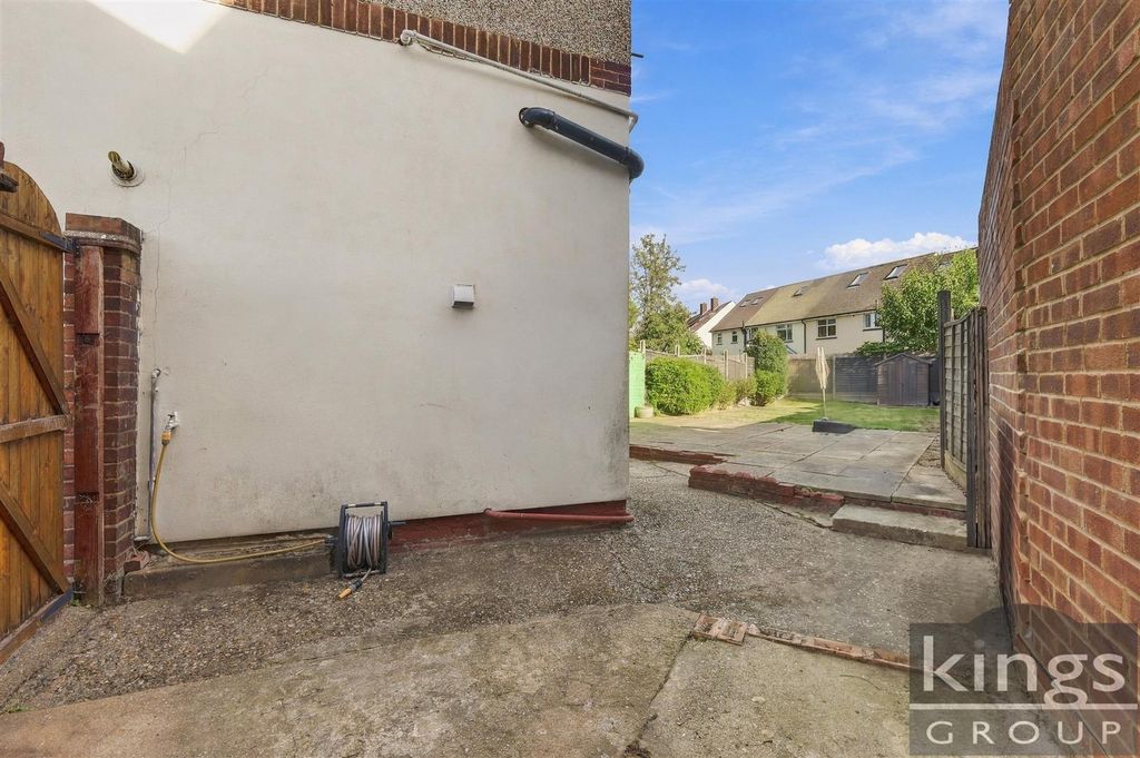 Property photo 3 of 32