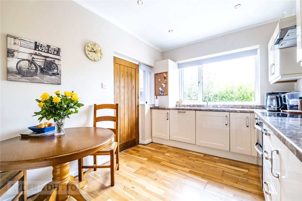 Property photo 2 of 21 Kitchen Diner