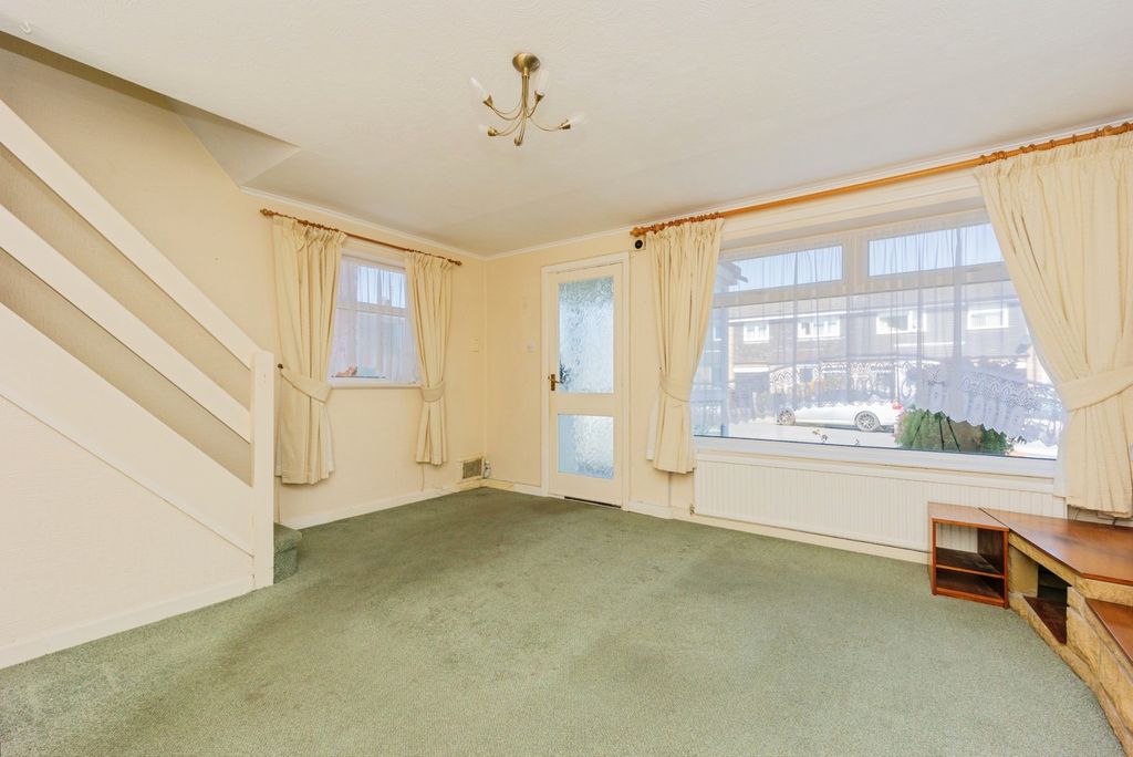 Property photo 2 of 17 Photo