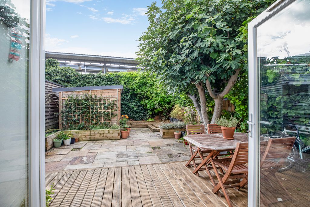 Property photo 1 of 21