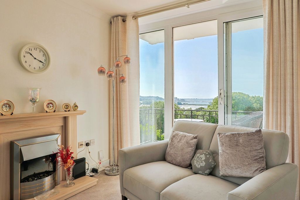 Property photo 2 of 17 Pbox-Img.Jpg