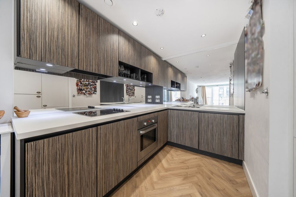 Property photo 3 of 19 Kitchen