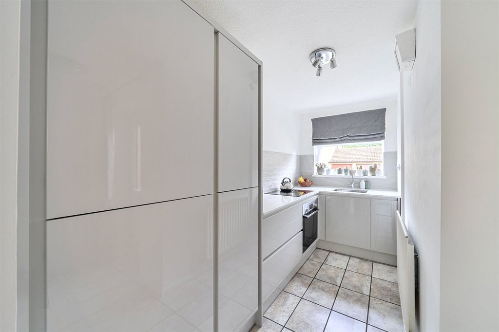 Property photo 3 of 12 Kitchen