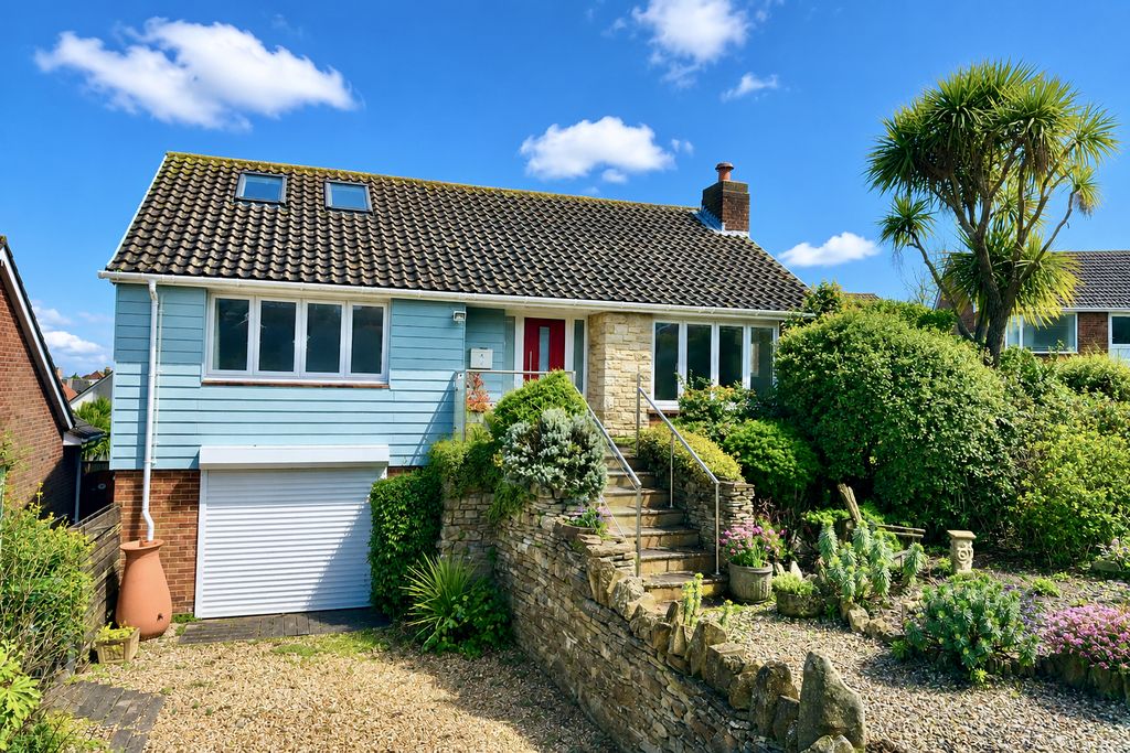 Property photo 1 of 18