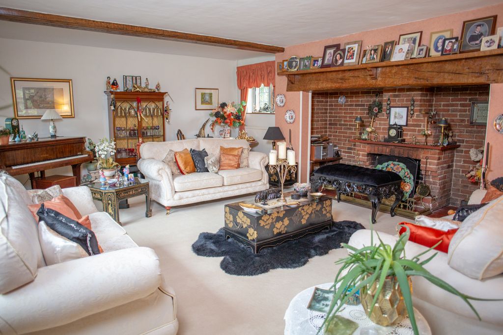 Property photo 2 of 23