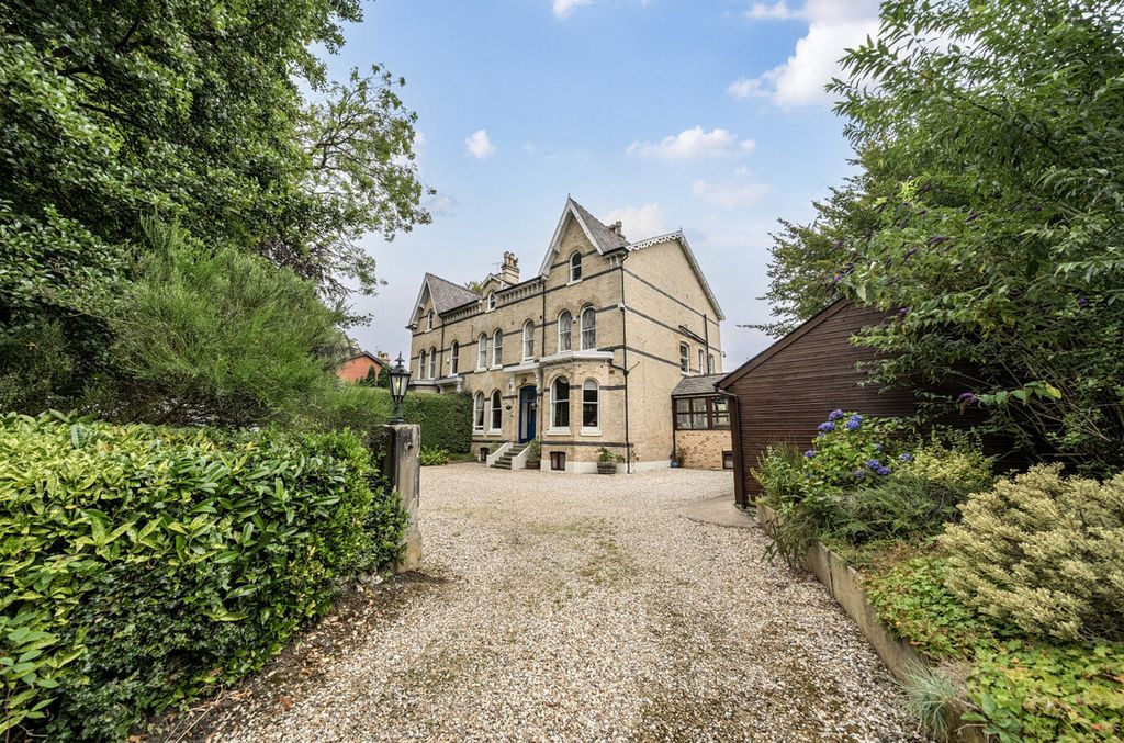 Property photo 1 of 47
