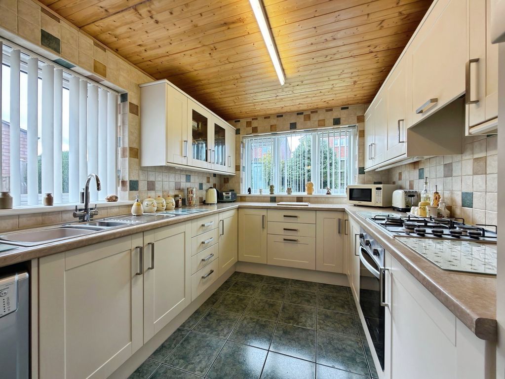 Property photo 2 of 25