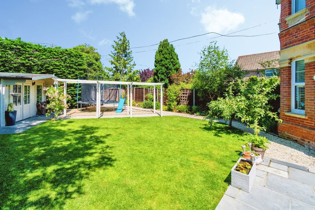 Property photo 3 of 17 Pbox-Img.Jpg