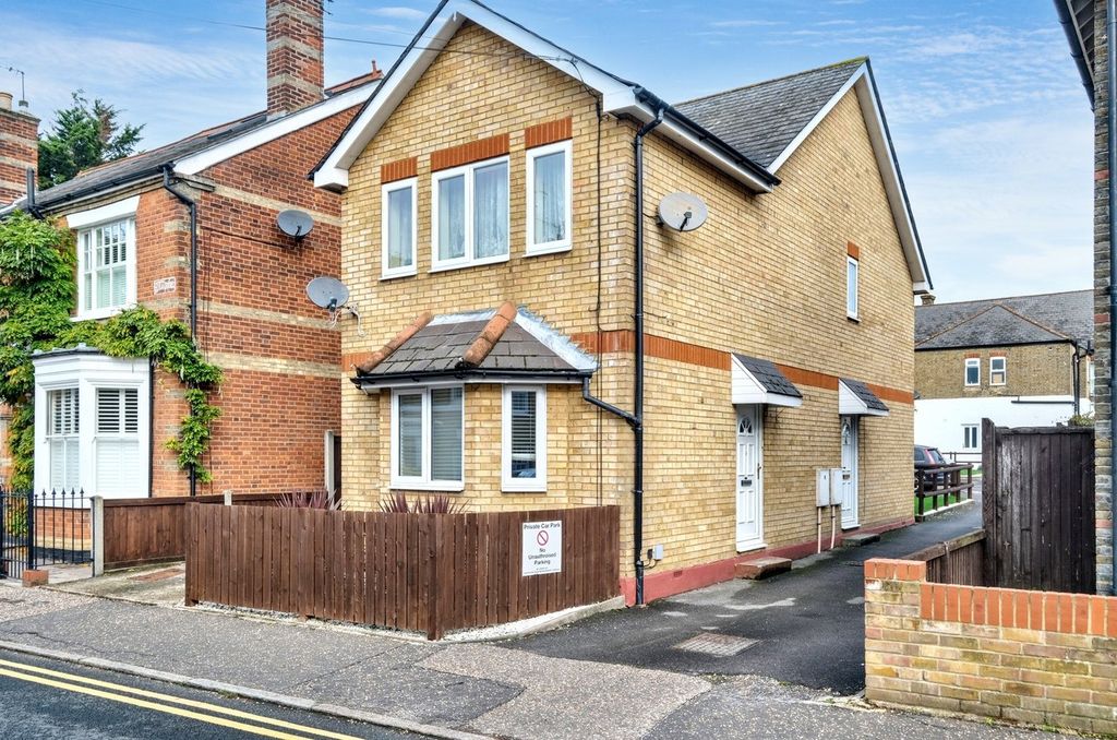 Property photo 1 of 9