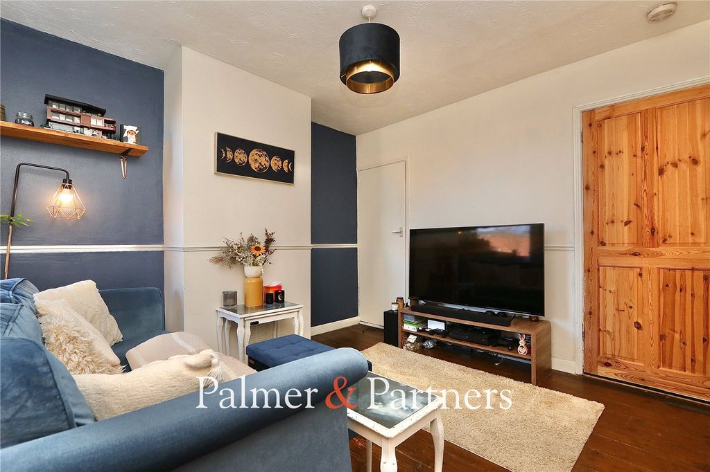 Property photo 3 of 21 Picture No. 02