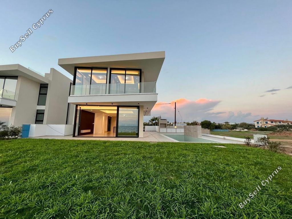 Property photo 2 of 39