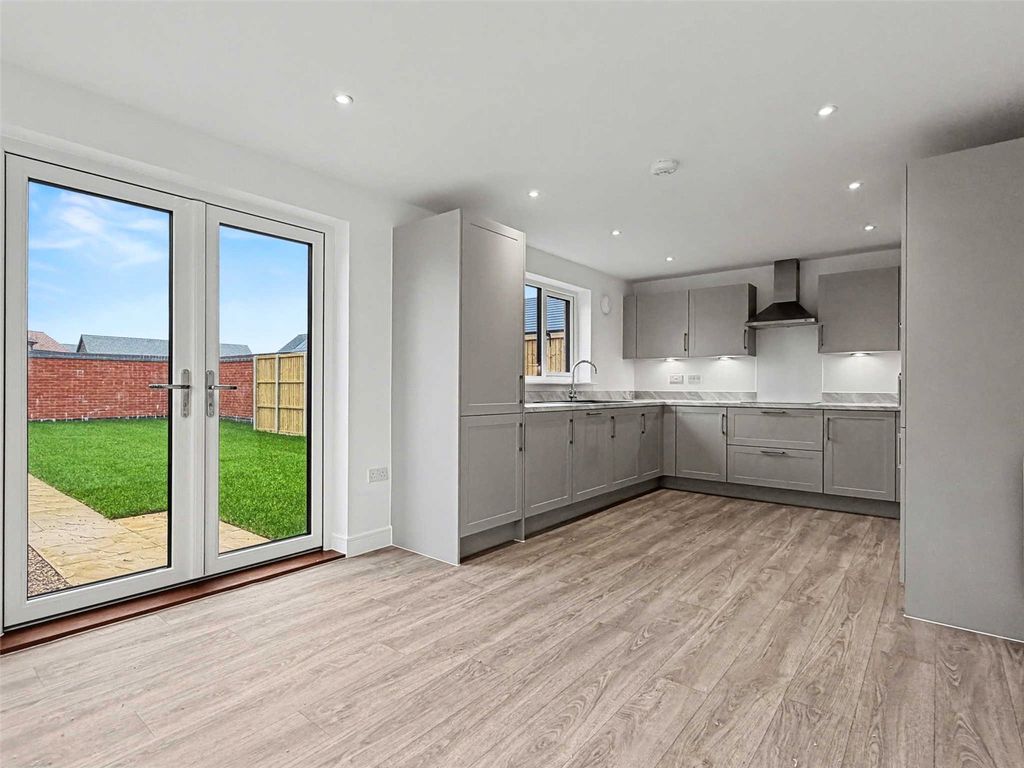 Property photo 3 of 15 Picture No. 12