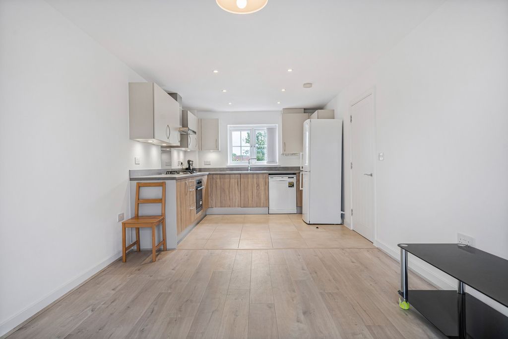 Additional image 13 of 2 bed flat for saleFranklin Gardens, Didcot OX11