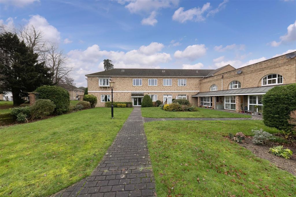 Property photo 1 of 12 Front Aspect