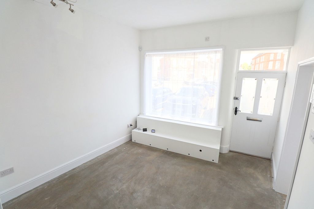 Property photo 3 of 47 Photo 24